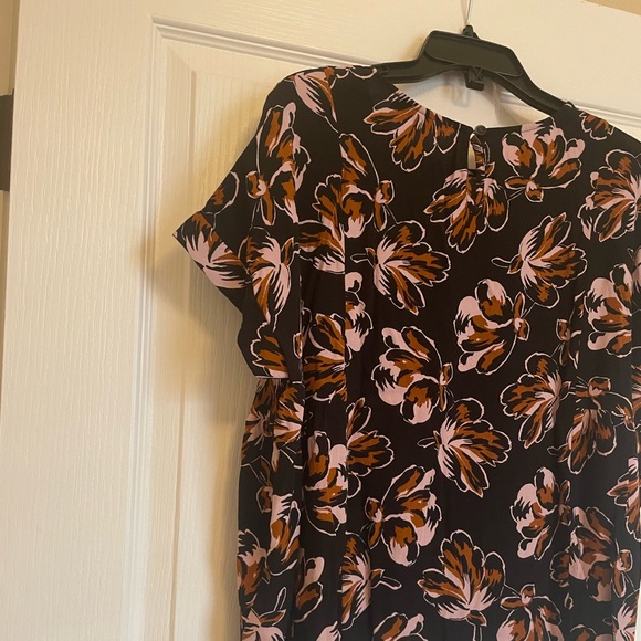 MADEWELL Cuffed Sleeve Shirred Top in Duskblossom - Picture 9 of 9